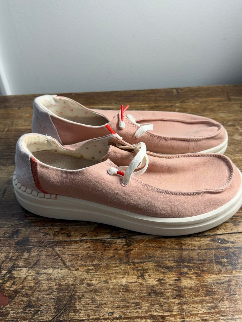 Hey Dude Wendy Pink Canvas Loafers Slip On Moccasins Size 9